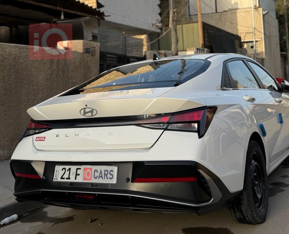 هیۆندای ئەلەنترا